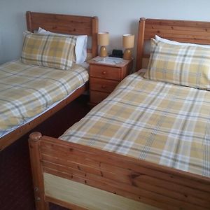 Zimmer mit zwei Einzelbetten im 2 Stock